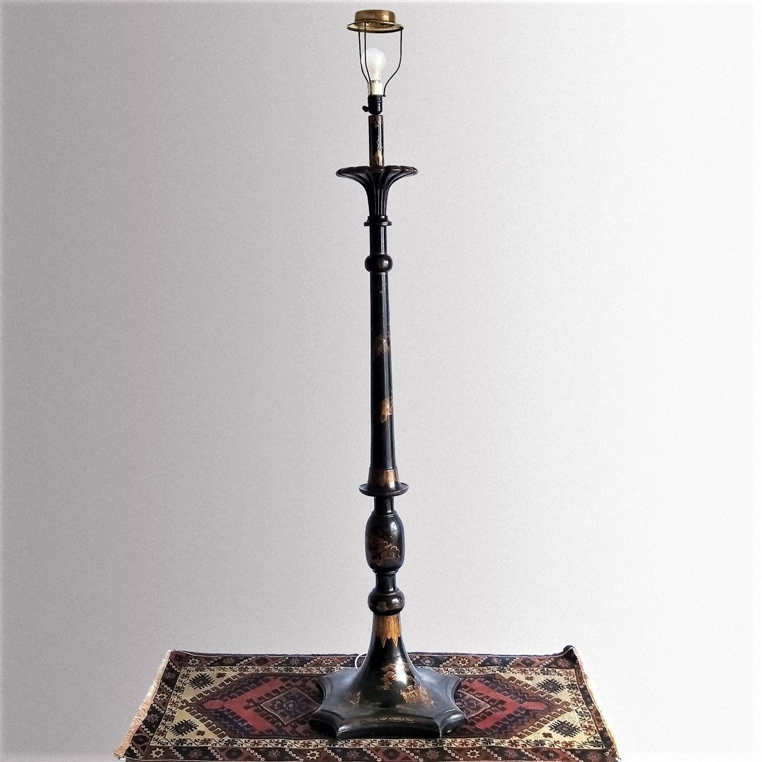 Late 19th Century Victorian Japanned Chinoiserie Lamp