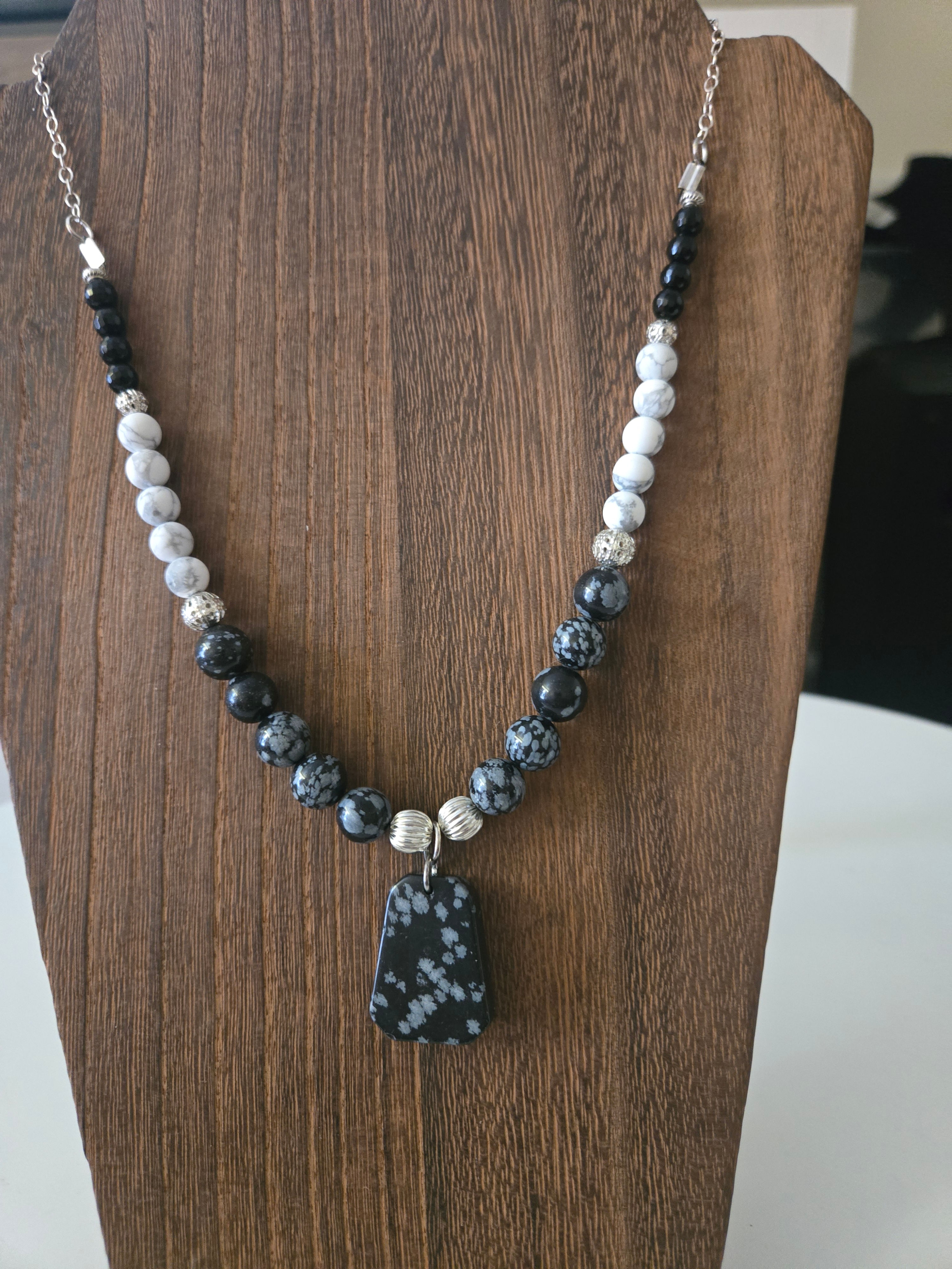 Snowflake obsidian beaded necklace
