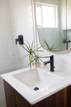 Bathroom_Minimalist_modern_remodel_interior_designer_San_Diego_Trippe_Interiors_33