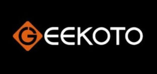 Logotipo de Geekoto: G en rombo naranja y texto blanco