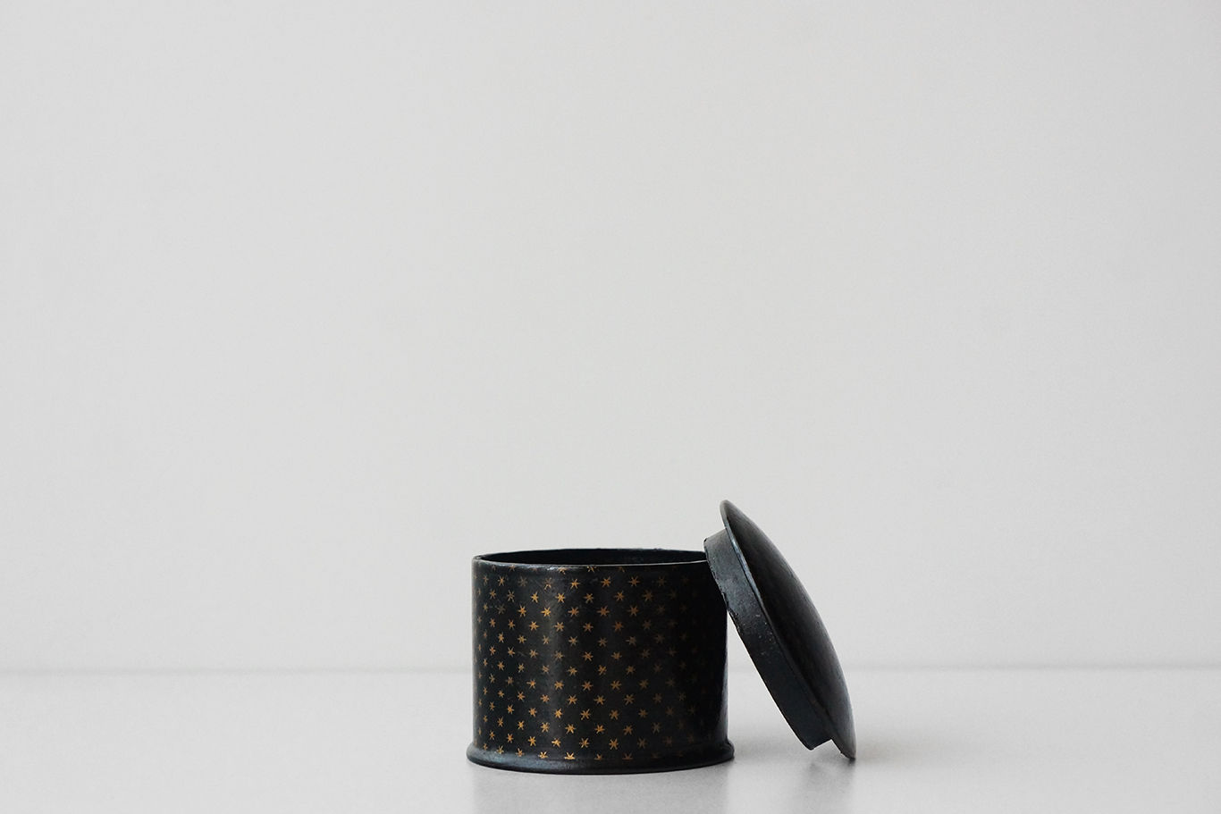 Powder Case / Papier Mâché / -1870 FRANCE