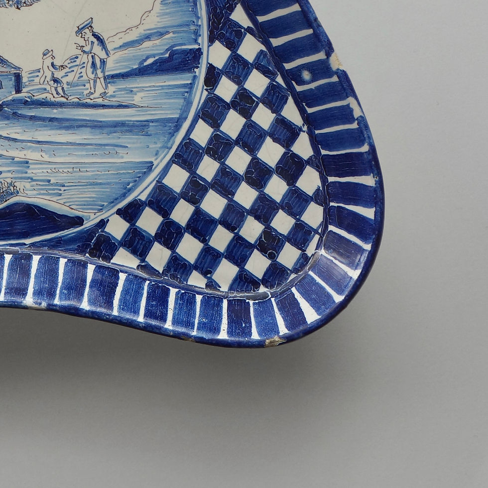 Thumbnail: Rare Tripod Dish / Faience / 1700s FRANCE