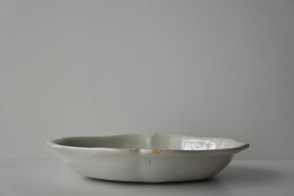 Thumbnail: Rare Oval Bowl Dish / Sud Ouest / Faience Blanche / 1700s FRANCE