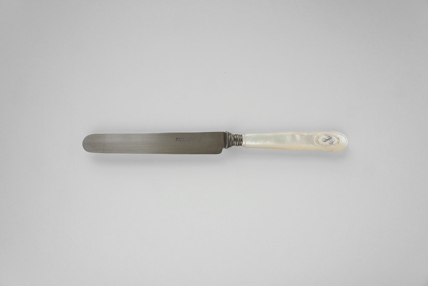 Dessert Knife / Mother of Pearl / 1800s FRANCE