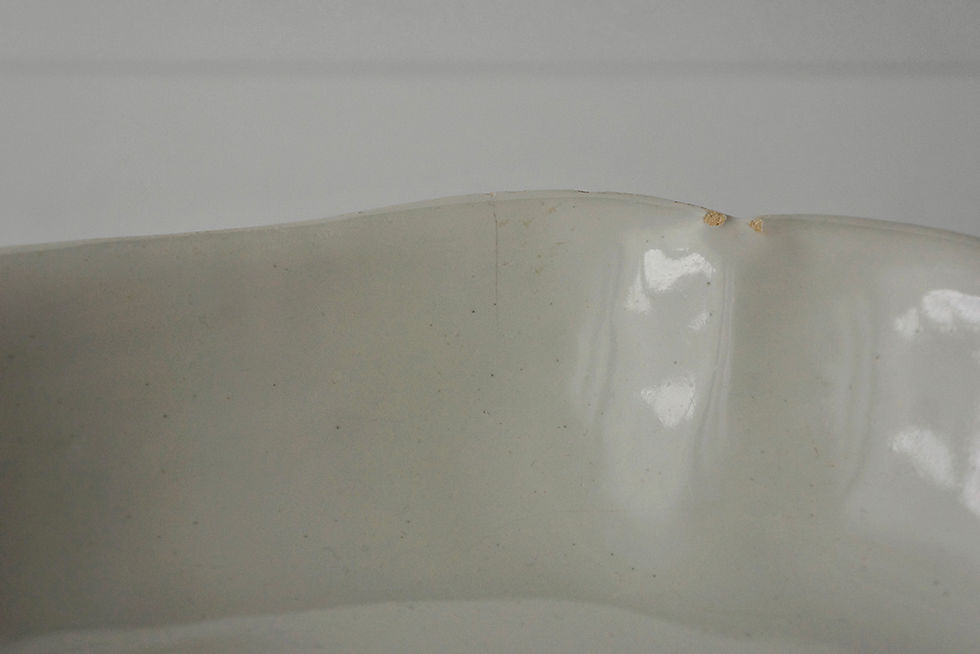 Thumbnail: Rare Oval Bowl Dish / Sud Ouest / Faience Blanche / 1700s FRANCE