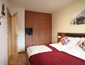 Schlafzimmer Wohnung 1.jpg
