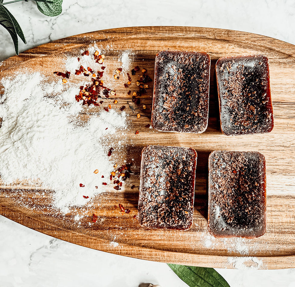 Thumbnail: Natural XL wax melt cubes with hand-ground spices in warm tones of nutmeg, ginger, and cinnamon