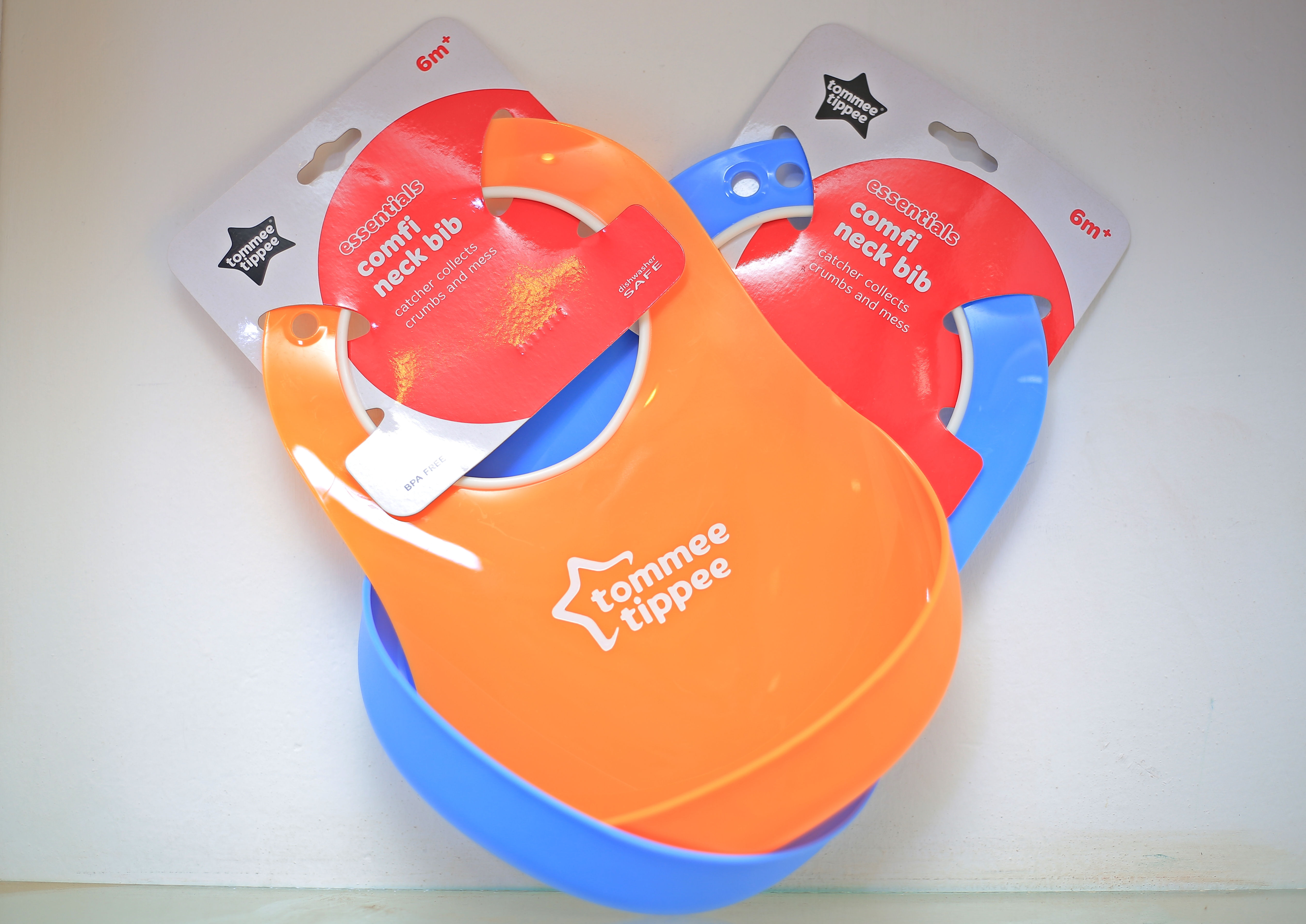 Tommee Tippee Comfi Neck Catch All plastic bibs
