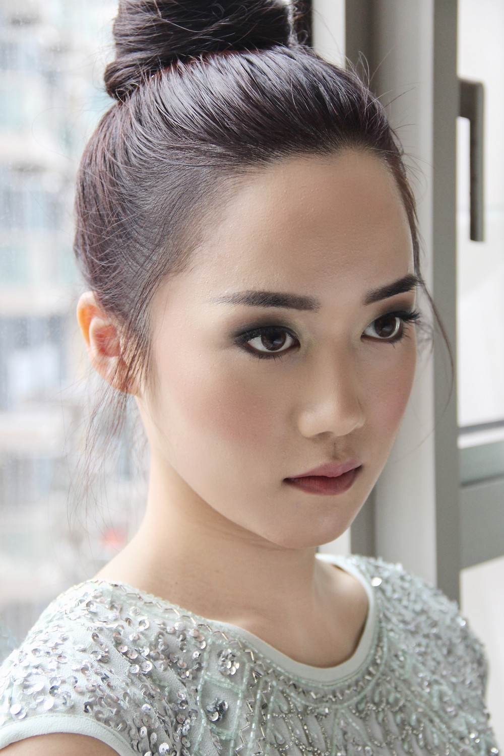 Smokey Eye | Top Knot
