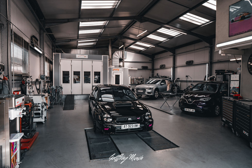 Ateliers de Carrosserie 68 photographiés par Geoffrey Munch à Wittelsheim | Carrosserie 68 workshop photographed by Geoffrey Munch in Wittelsheim