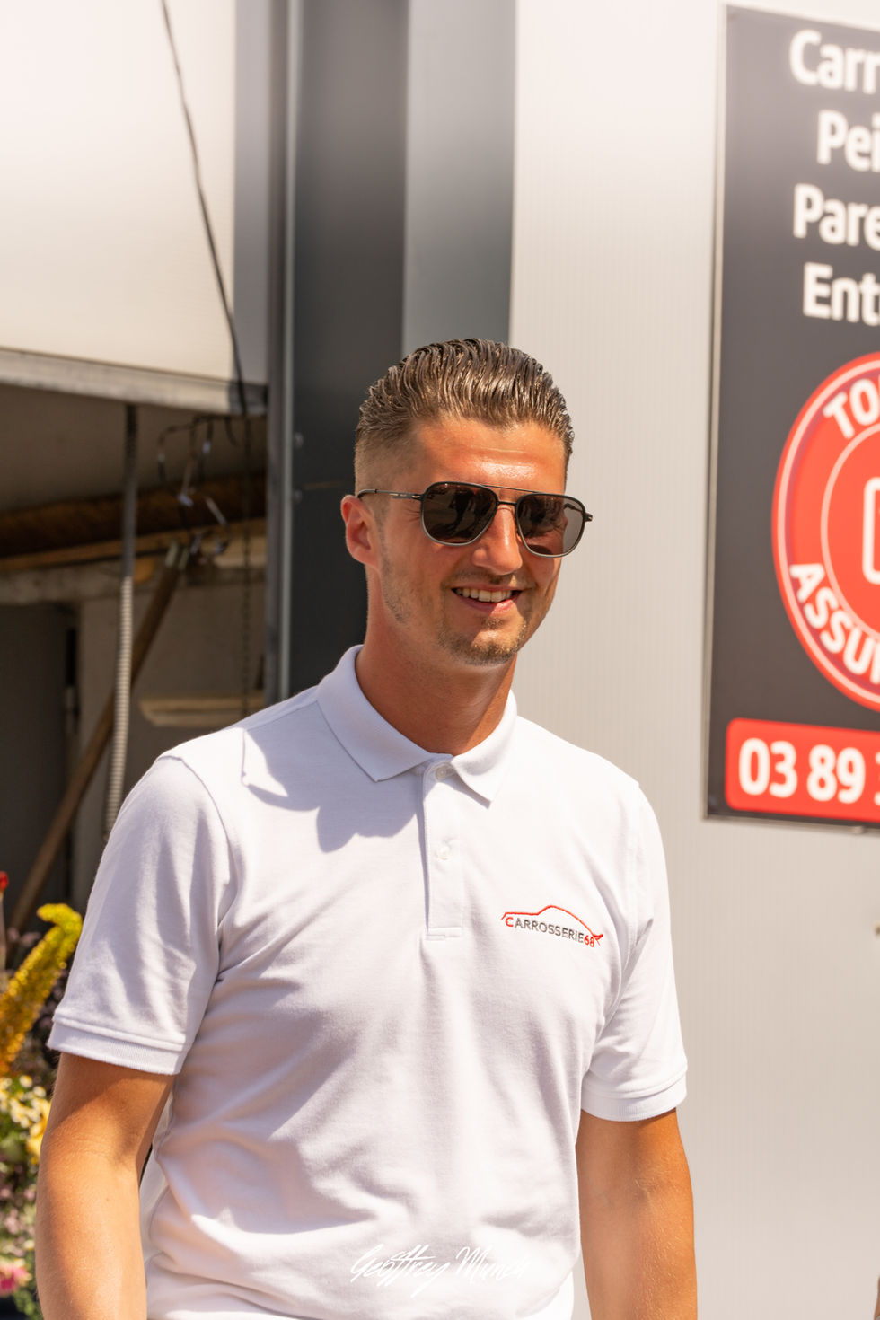 Portrait du dirigeant de Carrosserie 68 photographié par Geoffrey Munch à Wittelsheim | Portrait of the Carrosserie 68 owner photographed by Geoffrey Munch