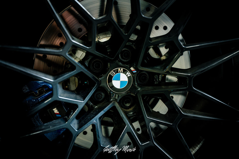 Détail des jantes BMW M3 Competition photographié par Geoffrey Munch | Close-up of BMW M3 Competition wheels photographed by Geoffrey Munch