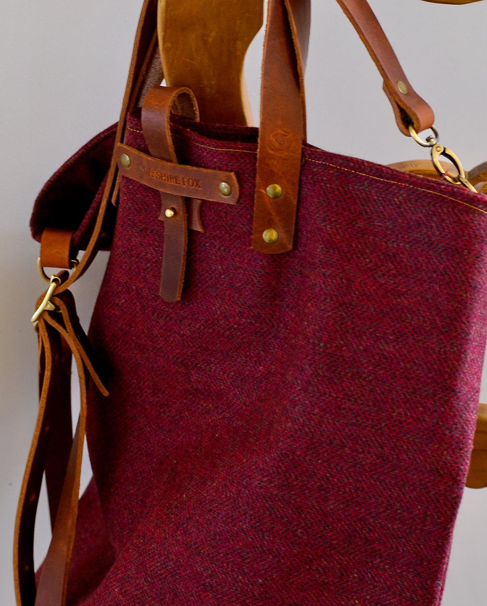 Thumbnail: Large Yorkshire Tweed Tote burgundy 