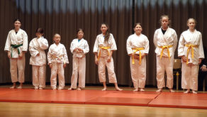 Ju-Jutsu Gruppe tritt bei der Sportlerehrung auf