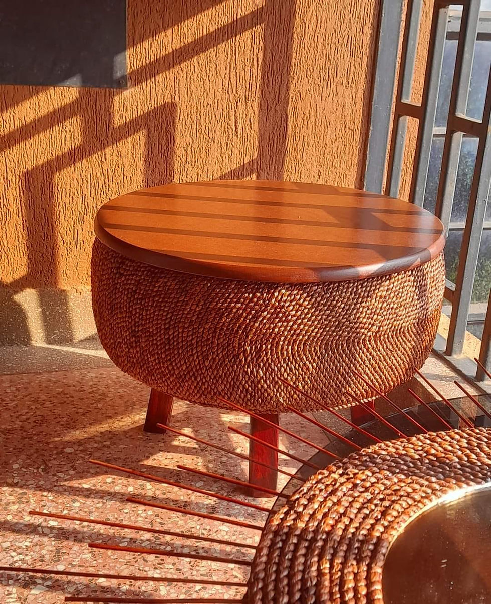 Thumbnail: Coffee table