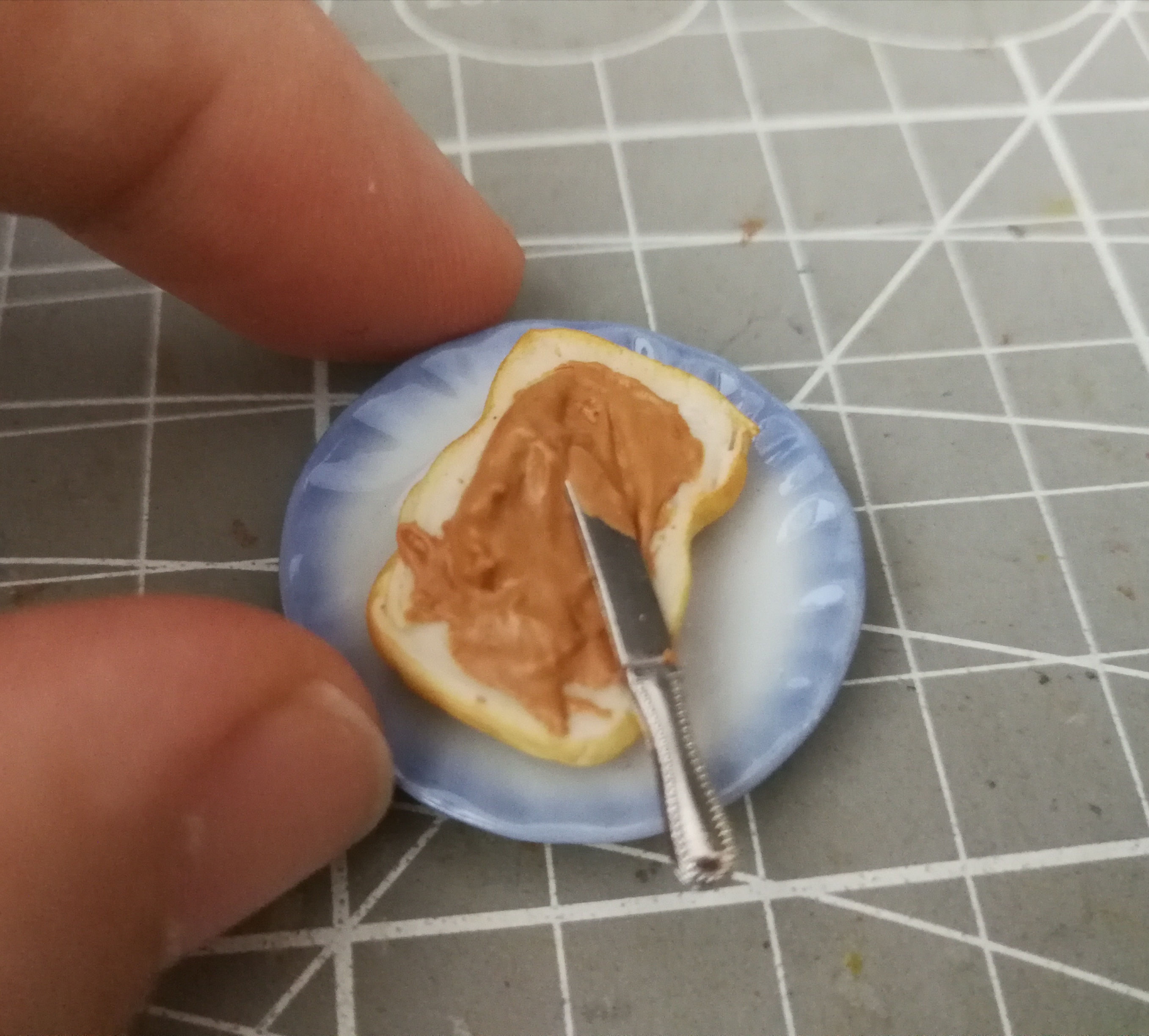  Peanut butter bread on plate 