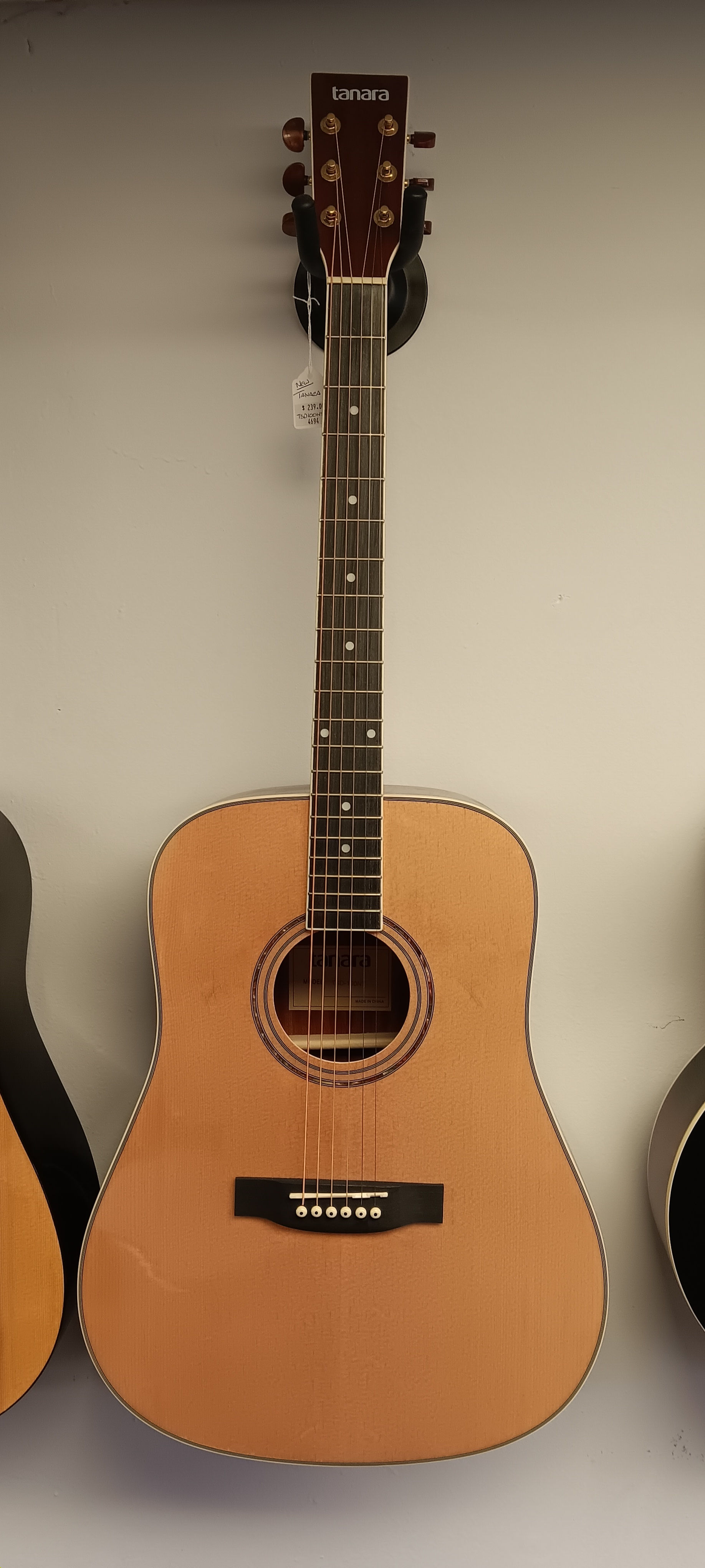 Tamara Acoustic guitar "New"