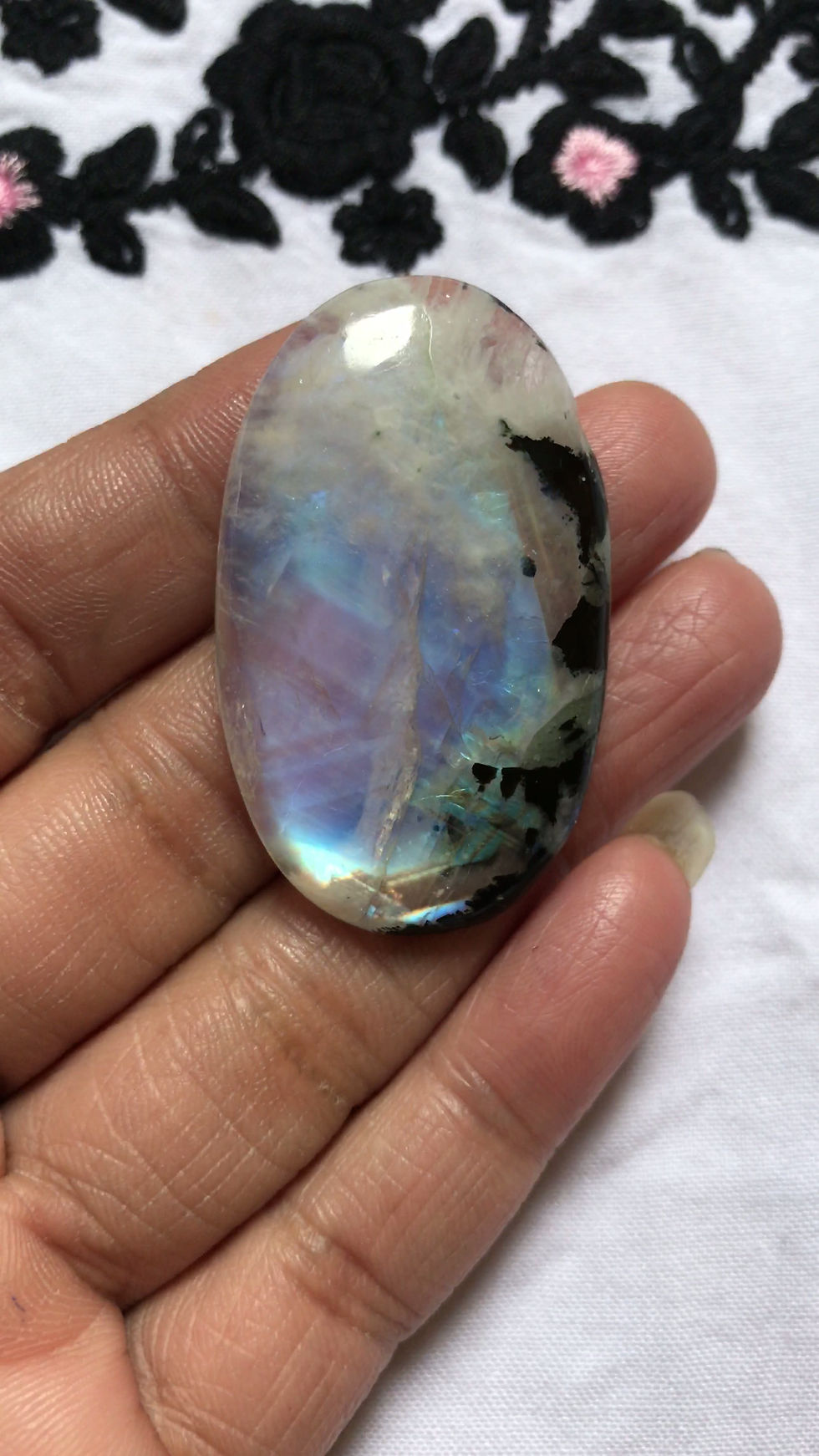 サムネイル： Rainbow Moonstone Cabochon 1 Piece Size 46 MM Approx