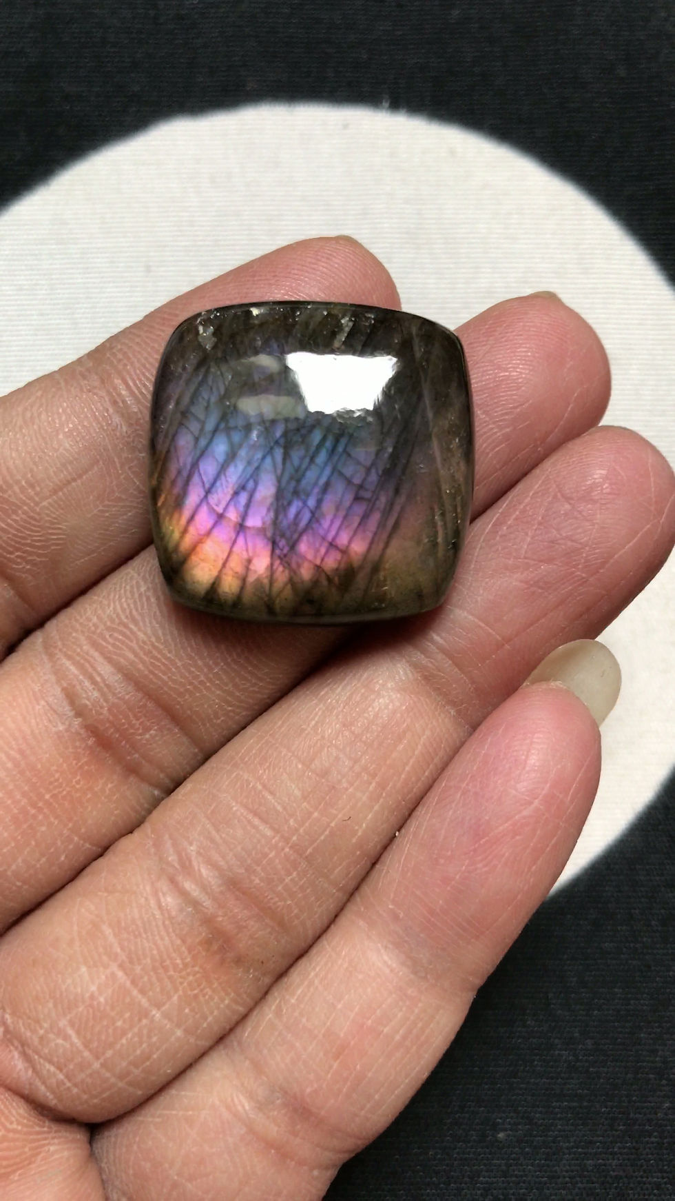 サムネイル： Labradorite Cabochon 1 Piece Size 25 MM Approx