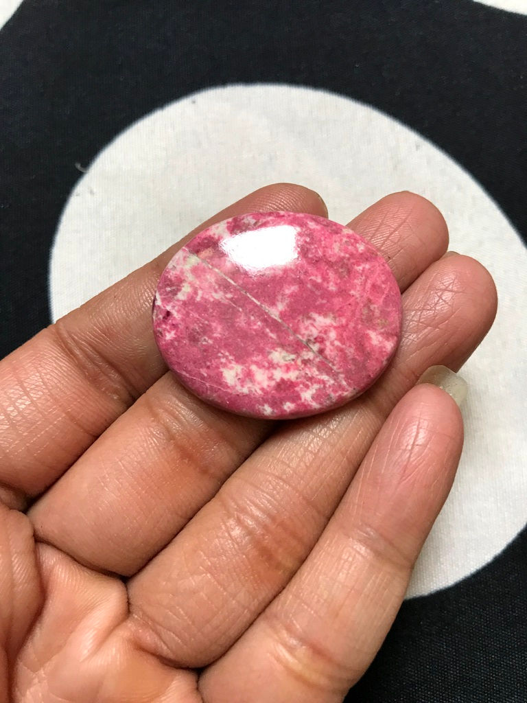 サムネイル： Thulite Cabochon 1 Piece Size 43 MM Approx