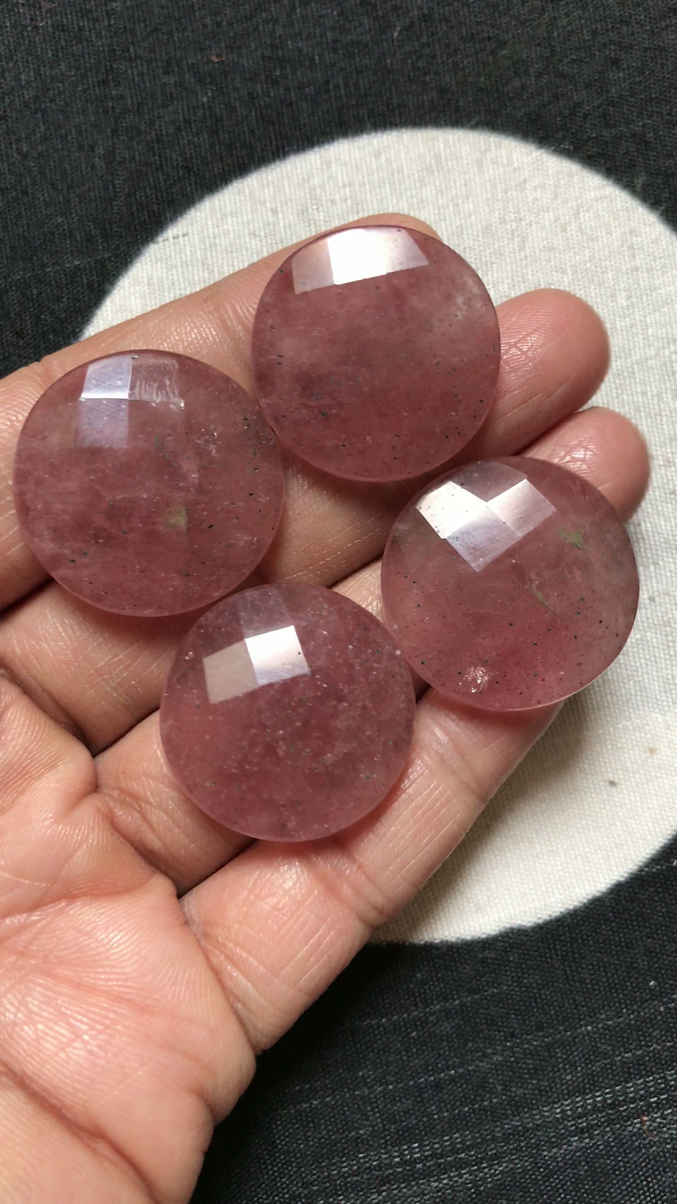 サムネイル： Strawberry Quartz Faceted Cabochon 4 Piece Size 26-25 MM Approx