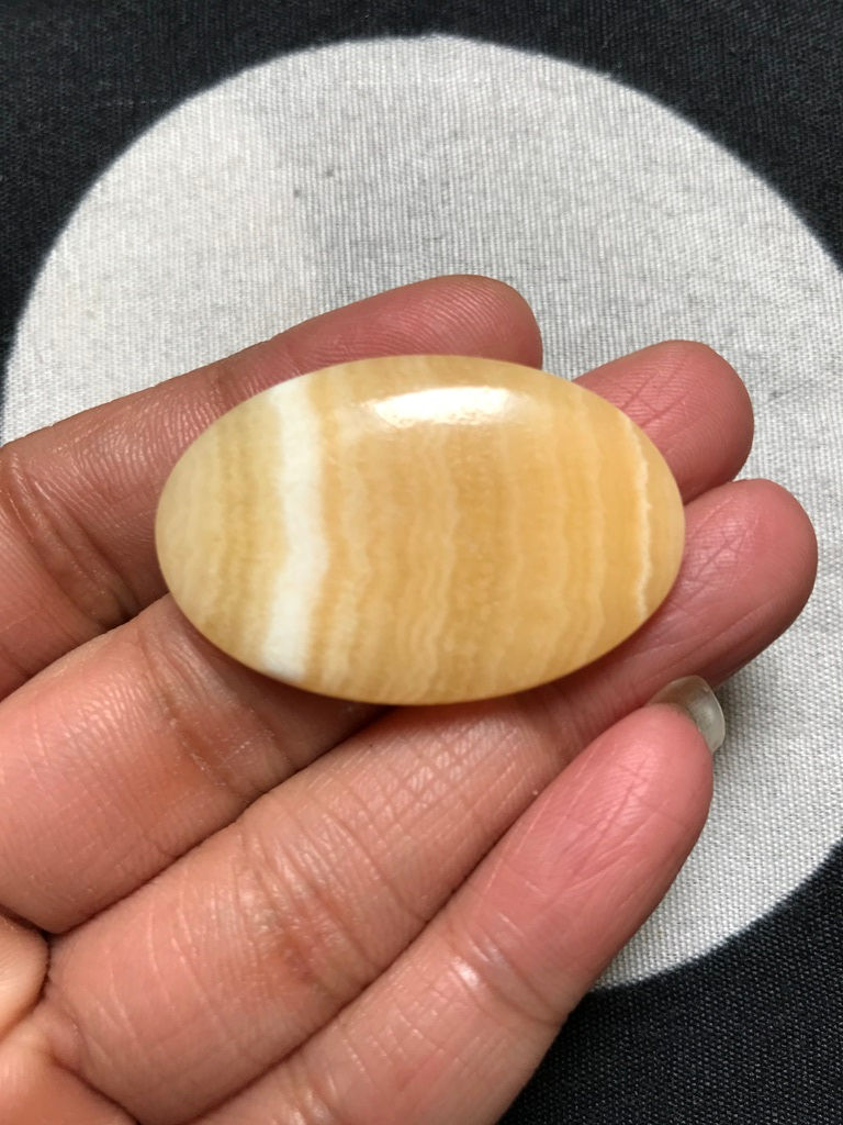 Миниатюра: Yellow less Agate 1 Cabochon Piece Size 38 MM Approx