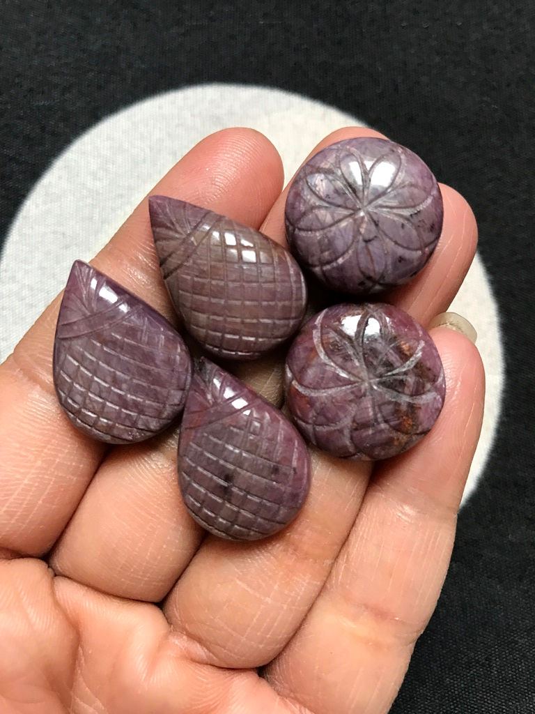 Миниатюра: Ruby Carving Cabochons 5 Pieces Size 25-19 MM Approx