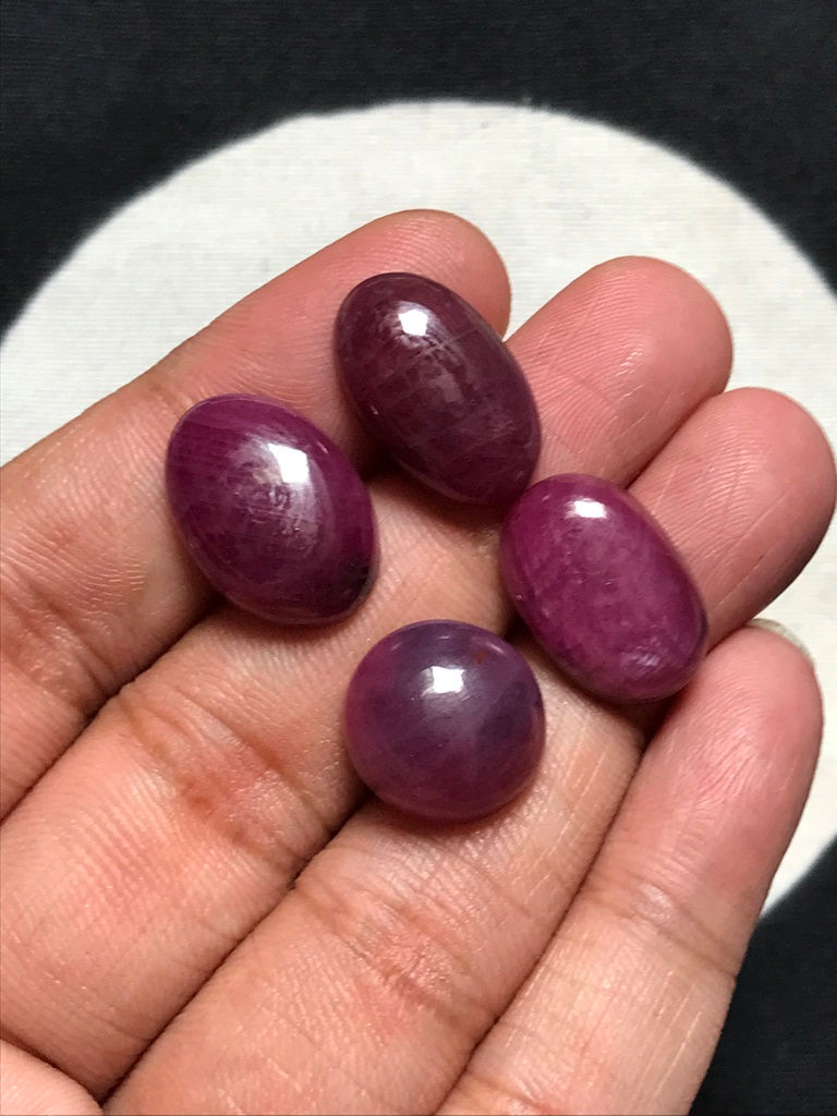 サムネイル： Ruby Cabochon 4 Piece Size 18-13 MM Approx