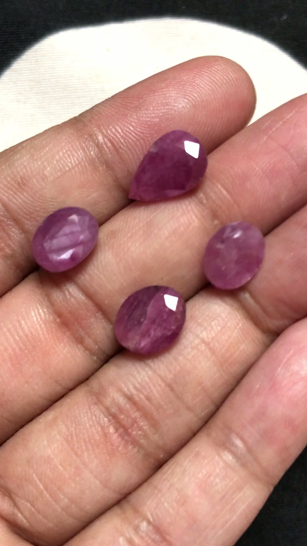 サムネイル： Ruby Faceted Cabochon 4 Piece Size 12-10 MM Approx