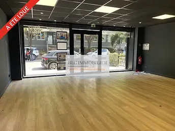 13 - MARSEILLE 8 Local commercial à LOUER de 180 m²