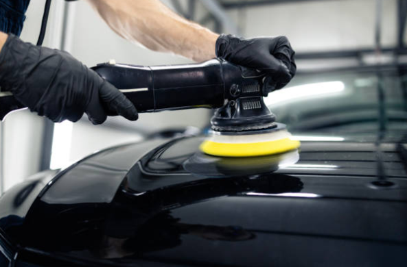 Polissage et lustrage de carrosserie à Clamart : techniques, étapes et tarifs premium (2026)