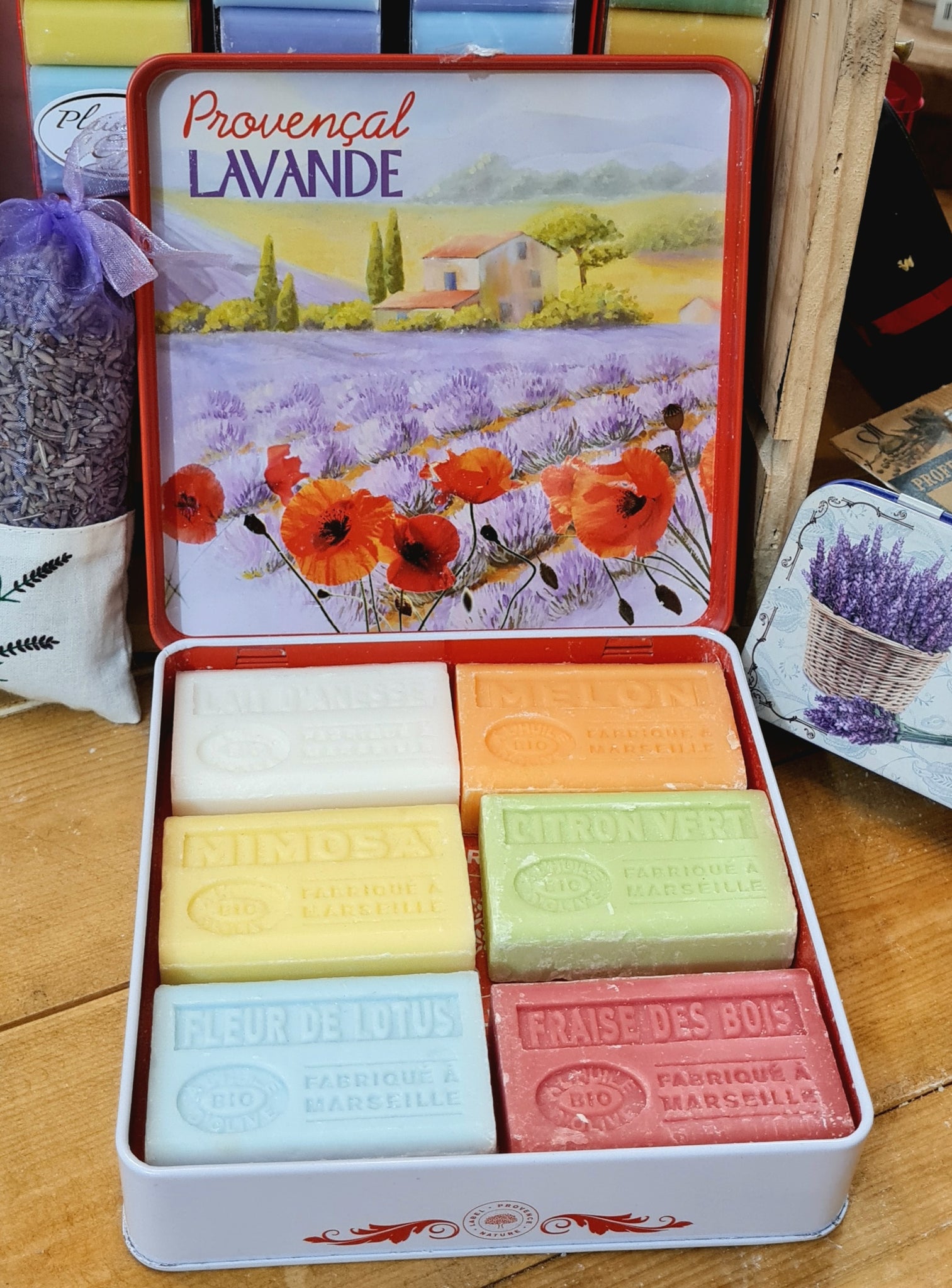 Bougie parfumée végétale artisanale : cire de soja, senteurs et savoir-faire marseillais