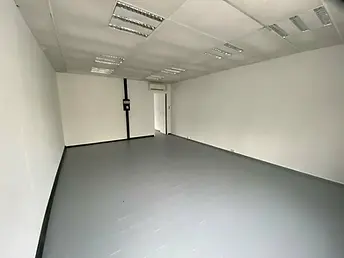 13 - AUBAGNE Local commercial à LOUER de 53 m²