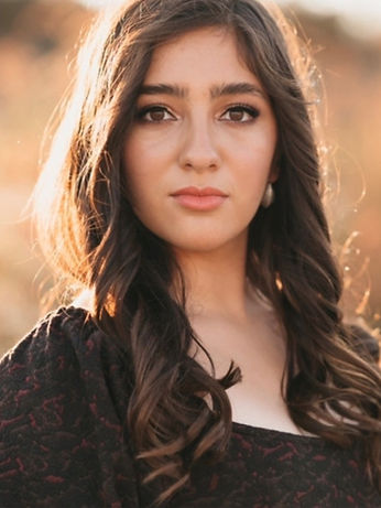 Valenzuela, Isabella (cropped).jpg