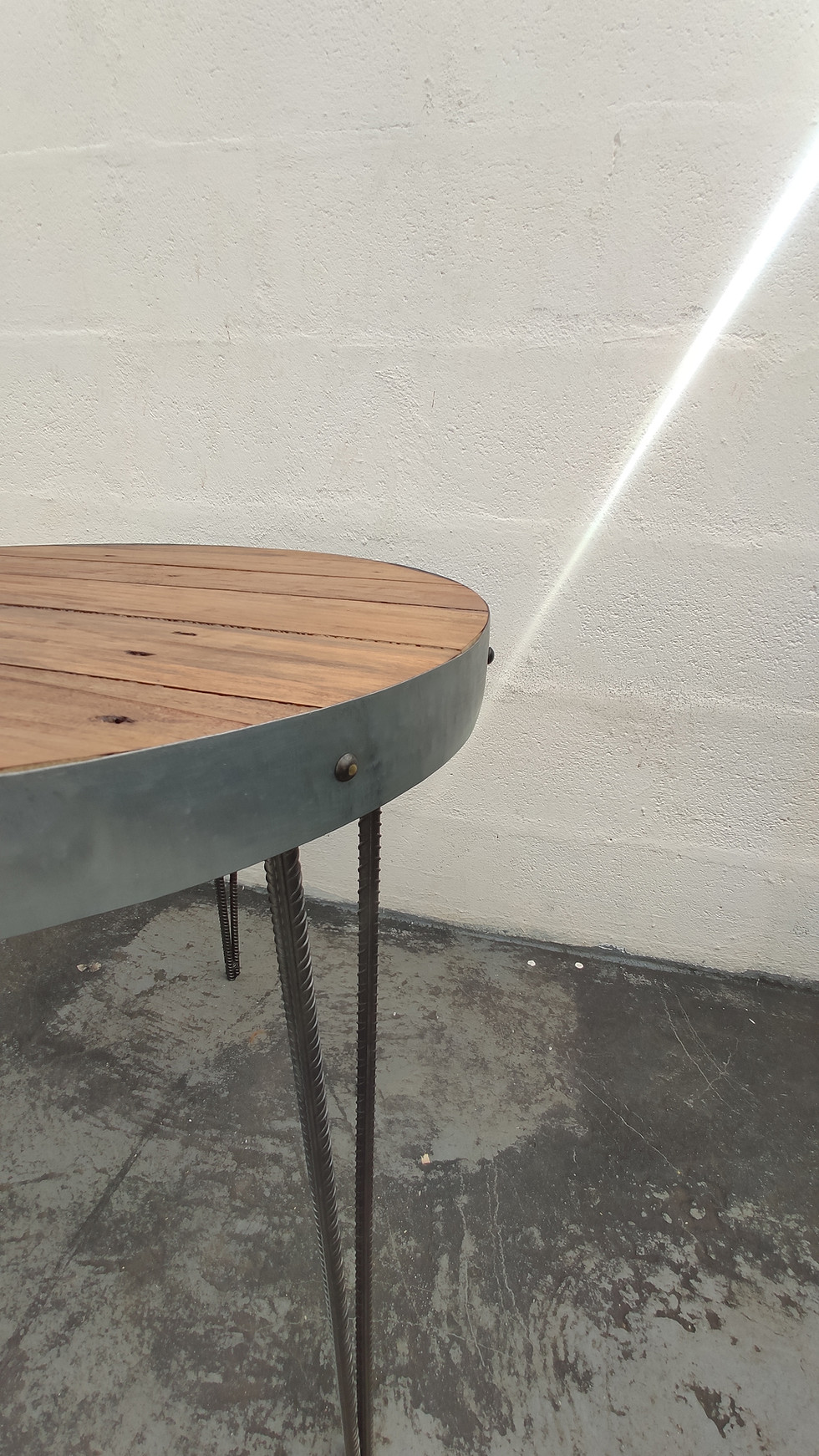 Miniature : Table ronde industrielle