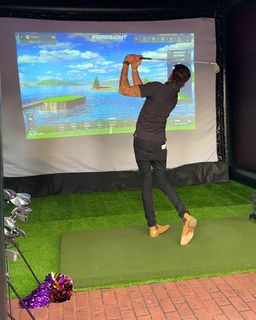 Mobile golf simulator at fundraiser in Sumner, WA.