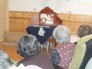 アイス片手に・・・