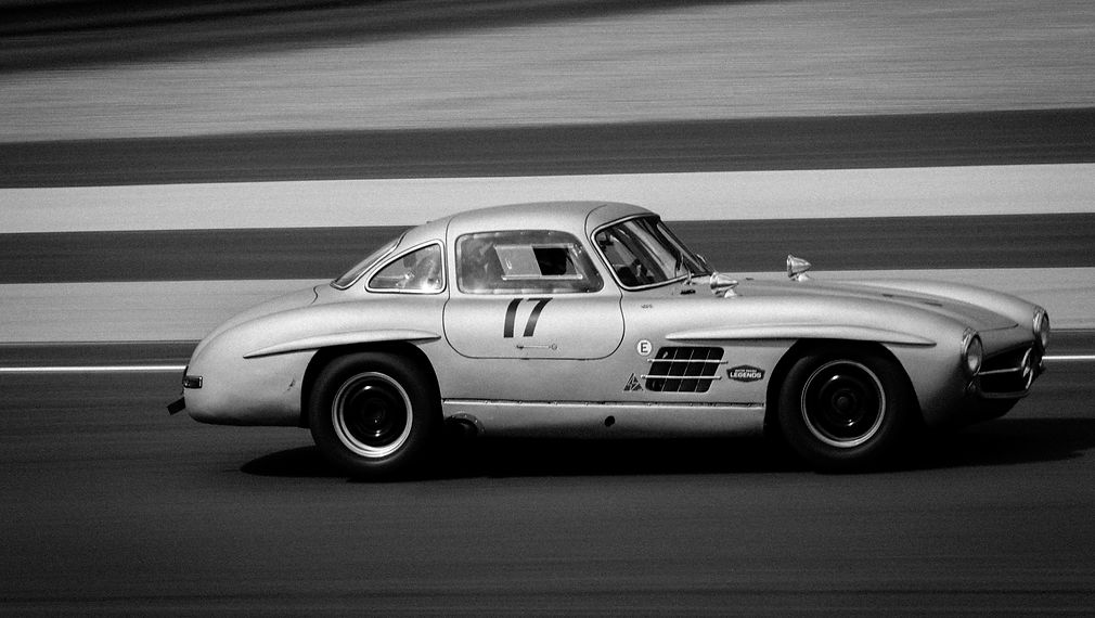 Mercedes_300SL_Gullwing_(1955)_(18245326