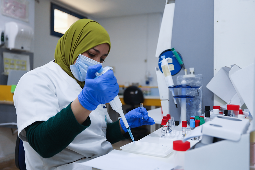 laboratoire d'analyse-min.png