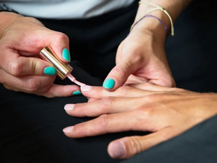 How to Find the Best Nail Salon Near Me: A Guide to Professional Nail Care and Art Trends