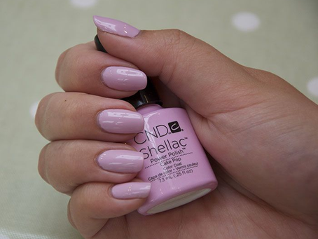 Shellac Nails vs. Traditional Polish and Gel: Which is Best for Your Manicure Routine?