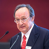 Ulrich Joos 教授為德國 IMC 口腔醫學院的院長