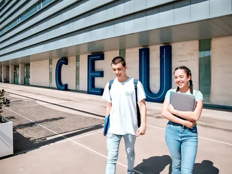 多數醫學生還在擠英美獨木橋,少數人已手握全球行醫「王牌」!