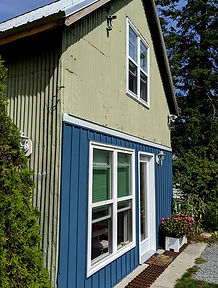 Lolas exterior 4 tall.jpg