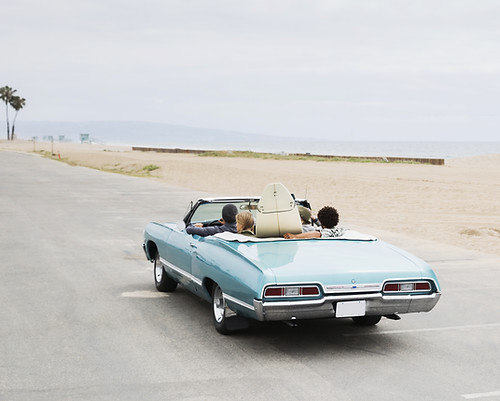 Voiture sur la plage