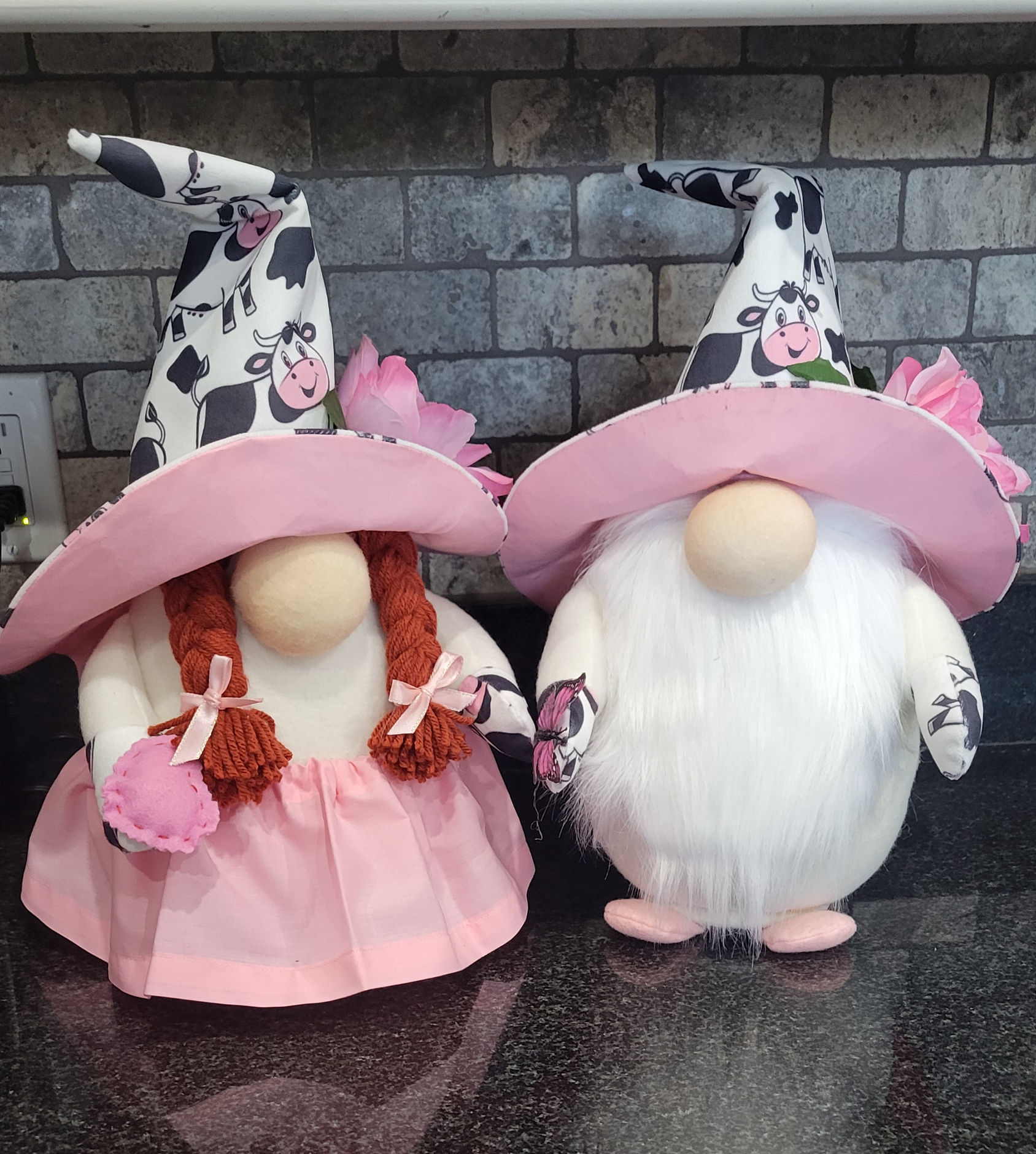 141C COWBOY/COWGIRL COUPLE