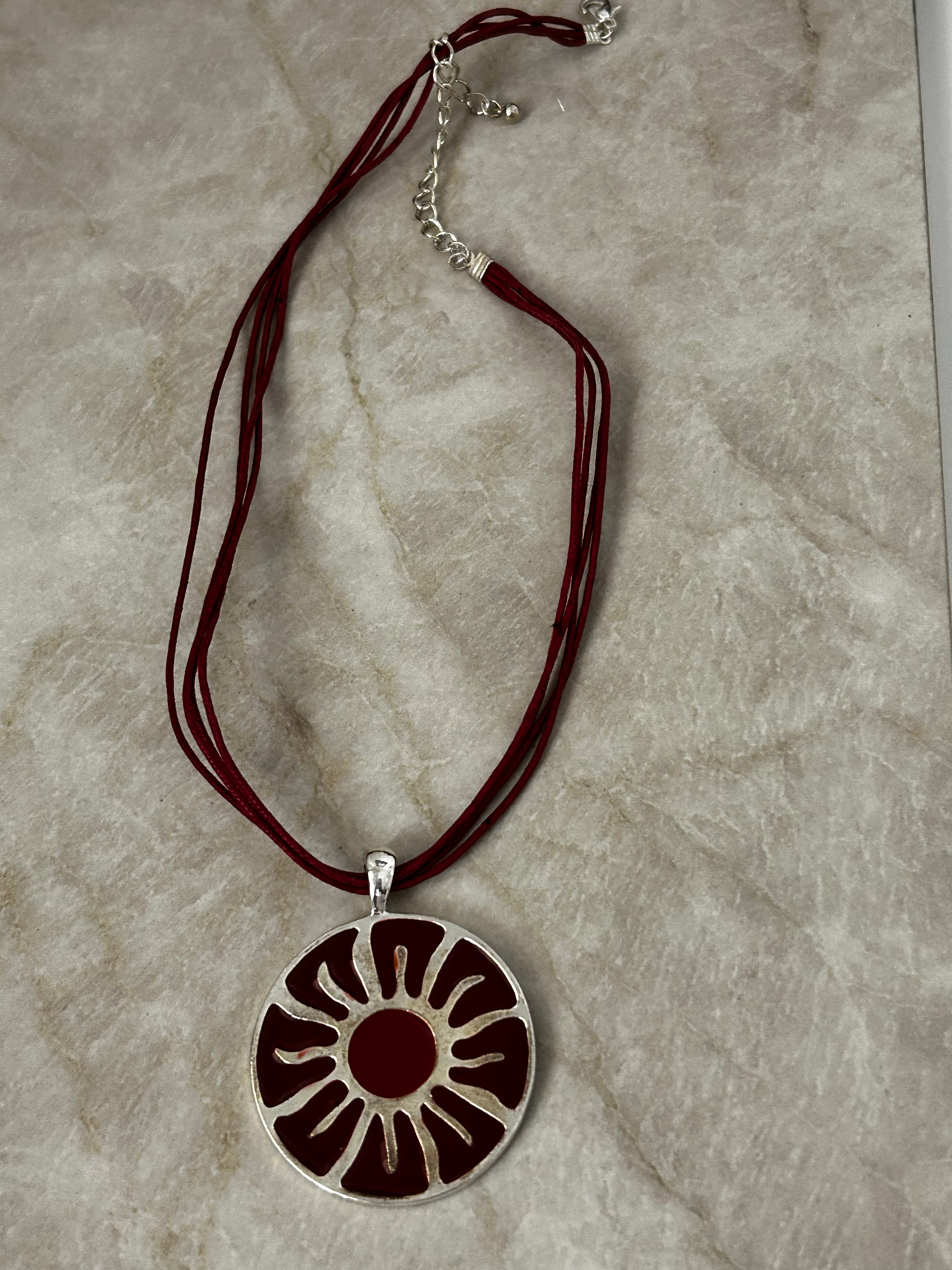 סט עגילי ושרשרת שמש מוכסף אדום וינטג׳ 