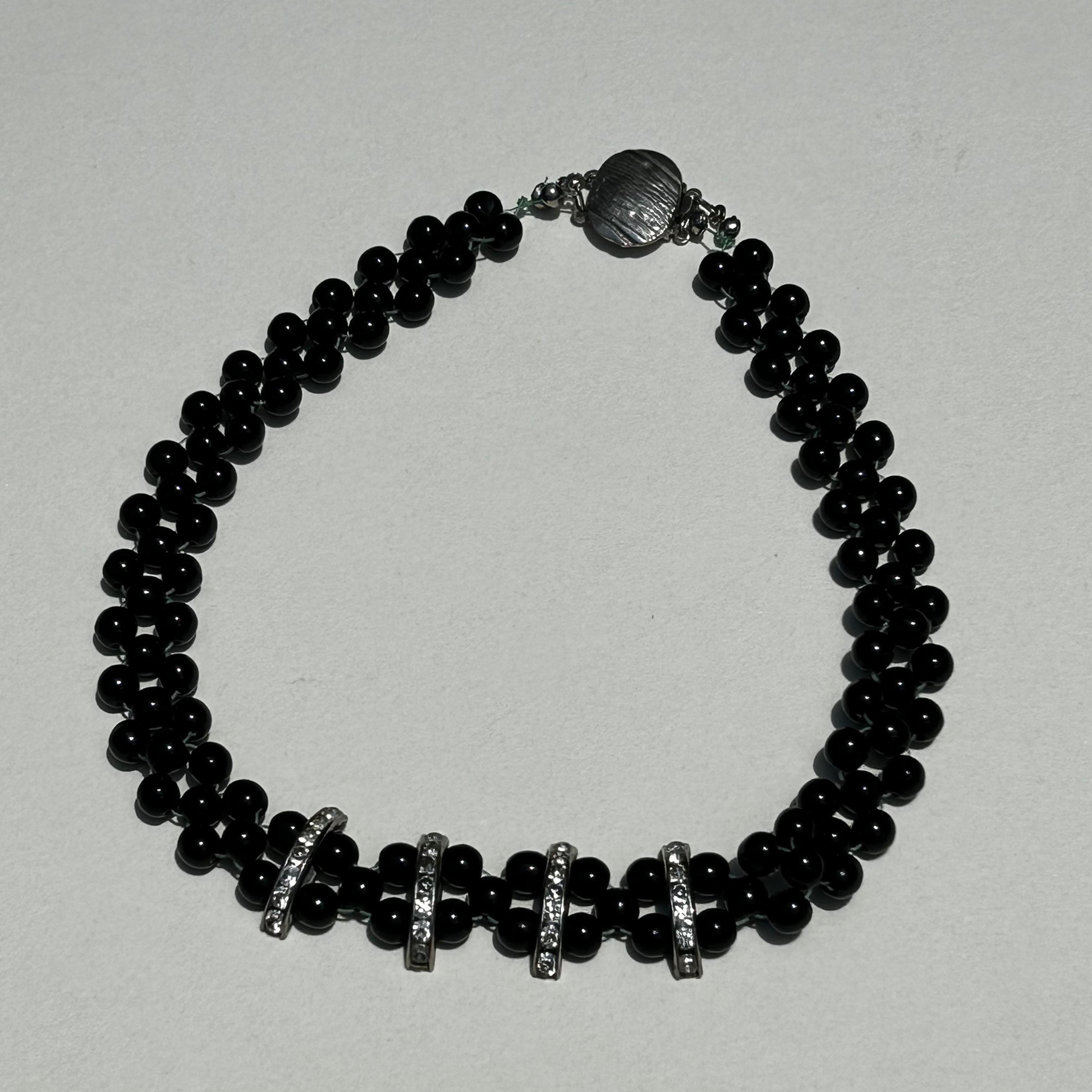 שרשרת קצרה שחור מוכסף זרקונים וינטג׳