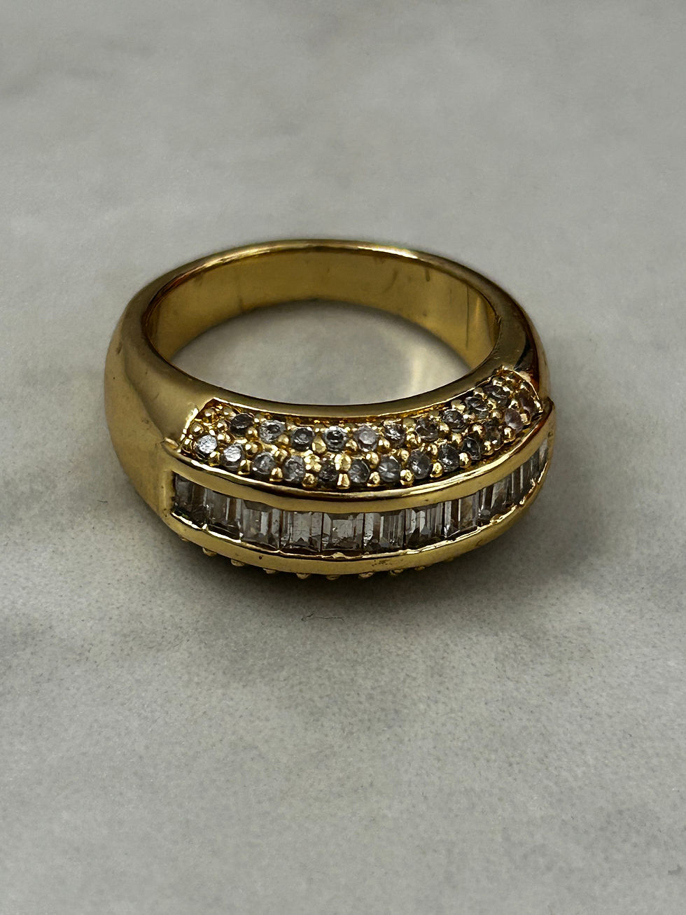 טבעת ציפוי זהב זרקונים משולבים וינטג׳
