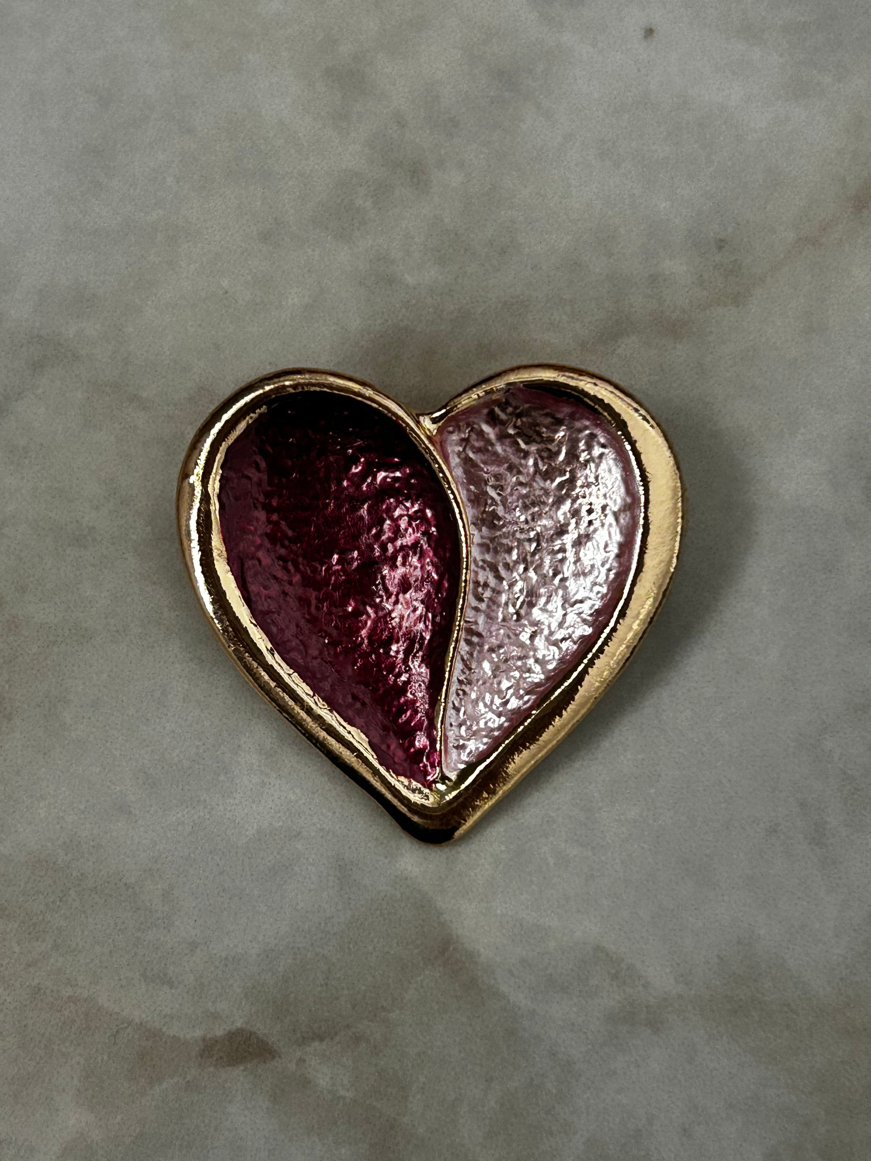 סיכת דש לב פודרה בהיר סגול מוזהב